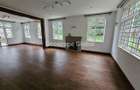 5 Bed House with En Suite in Rosslyn - 8