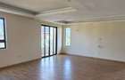 5 Bed Apartment with En Suite at Parklands - 13