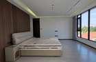 5 Bed Villa with En Suite in Lavington - 18