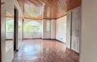 5 Bed Townhouse with En Suite in Lavington - 4