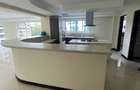 4 Bed Apartment with En Suite at Riverside - 6