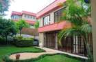 5 Bed Townhouse with En Suite at Lavington - 1