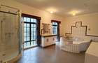 5 Bed House with En Suite in Runda - 14