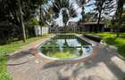 4 Bed Townhouse with En Suite in Ridgeways - 2