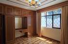 5 Bed House with En Suite in Runda - 17