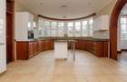 5 Bed Townhouse with En Suite in Rosslyn - 10