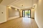 3 Bed Apartment with En Suite in Riverside - 20
