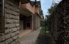 5 Bed Townhouse with En Suite at Othaya Road - 2