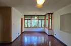 4 Bed Apartment with En Suite in Riverside - 18