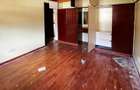 3 Bed Apartment with Swimming Pool in Riverside - 8