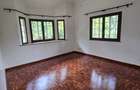 5 Bed House with En Suite at Rosslyn Lone Tree - 17