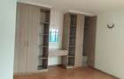 5 Bed Townhouse with En Suite in Lavington - 12