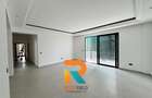 3 Bed Apartment with En Suite in Brookside - 4