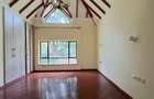 6 Bed Townhouse with En Suite in Lavington - 14
