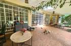 3 Bed House with En Suite in Ridgeways - 5