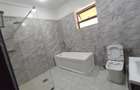 4 Bed Apartment with En Suite in Parklands - 18