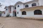 6 Bed House with En Suite in Nyari - 2