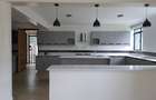 5 Bed Townhouse with En Suite in Ridgeways - 7