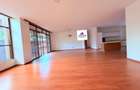 3 Bed Apartment with En Suite in Parklands - 10
