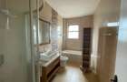 5 Bed Apartment with En Suite in Brookside - 17