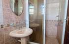 4 Bed Townhouse with En Suite at Off Brook House Drive - 18