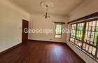 5 Bed House with En Suite in Runda - 12