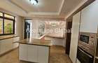 4 Bed Apartment with En Suite in Riverside - 12