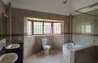 5 Bed Townhouse with En Suite in Runda - 11