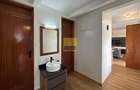 2 Bed Apartment in Ridgeways - 6