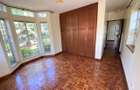 5 Bed Villa with En Suite in Rosslyn - 8