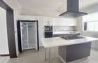 3 Bed Apartment with En Suite at Riverside Drive - 8