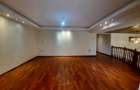 5 Bed Townhouse with En Suite in Lavington - 16