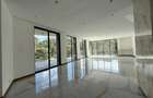 5 Bed House with En Suite in Nyari - 1