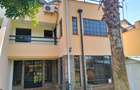 5 Bed Townhouse with En Suite in Lavington - 1