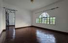 5 Bed House with En Suite in Nyari - 11