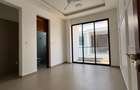 4 Bed Townhouse with En Suite at Lakers Road - 13