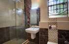 5 Bed House with En Suite at Hardy Area - 16