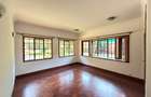 5 Bed Townhouse with En Suite in Runda - 9