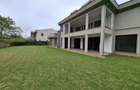 6 Bed Villa with En Suite in Lavington - 1