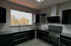 3 Bed Apartment with En Suite in Riverside - 5