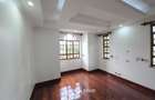 5 Bed House with Swimming Pool in Runda - 11