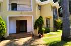 5 Bed Townhouse with En Suite at Lavington - 3