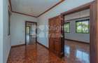 10 Bed House with Garden at Rosslyn Lone Tree - 14