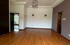 6 Bed House with En Suite in Nyari - 4
