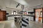 5 Bed Villa with En Suite in Runda - 6