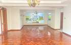 4 Bed Apartment with En Suite at Riverside Drive - 16