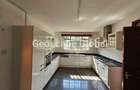 4 Bed House with En Suite in Rosslyn - 5