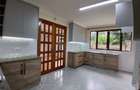 4 Bed Townhouse with En Suite at Lavington - 9