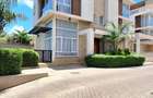 4 Bed Townhouse with En Suite at Lavington - 1