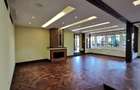 4 Bed House with En Suite at Mountain View - 2